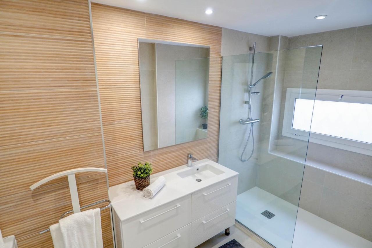 The Moonlight Sea View By Hello Homes